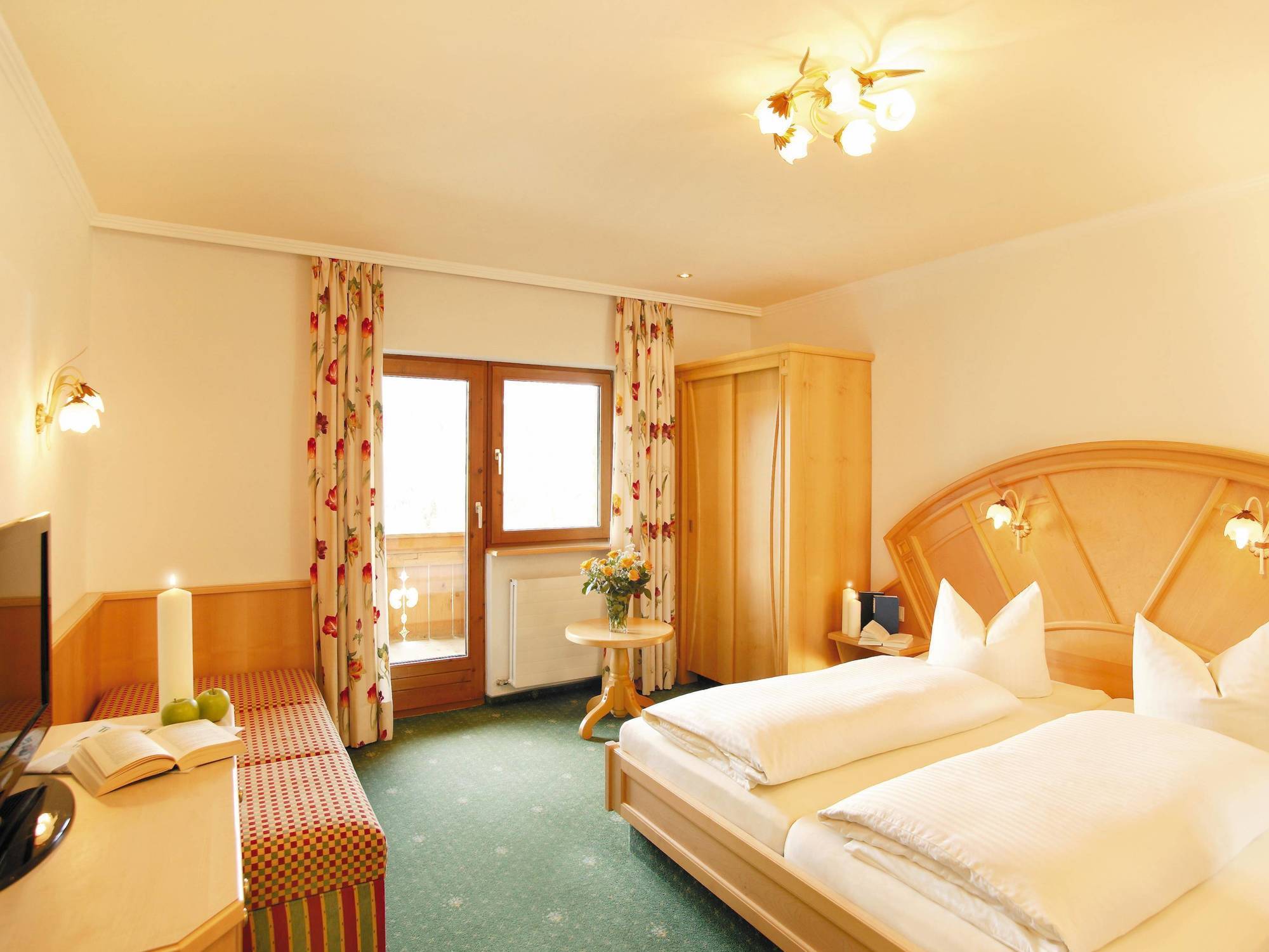 Apparthotel Talhof, Restaurant, Pool Und Spa Oberau Exterior foto